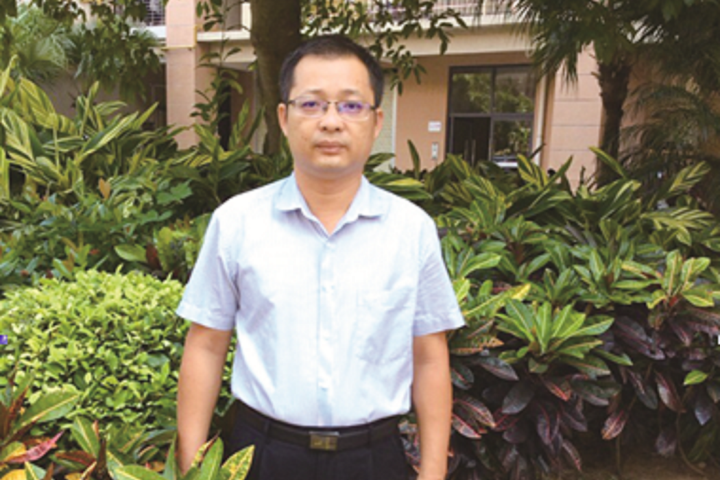 何偉強(廣東省茂名市電白區麻崗中學教師) 何偉強(廣東省茂名市電白區麻崗中學教師)