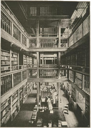 十九世紀的老圖書館內部