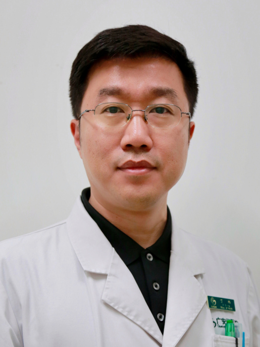 丁旭(中國中醫科學院廣安門醫院皮膚主任醫師) 丁旭(中國中醫科學院廣安門醫院皮膚主任醫師)