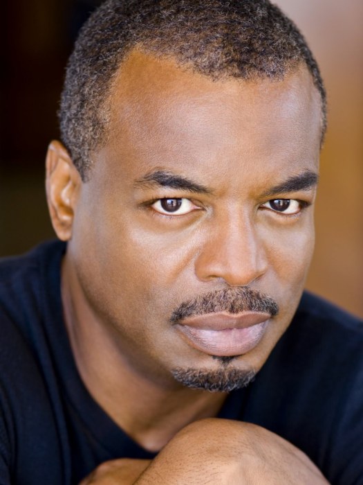 萊瓦爾·伯頓(LeVar Burton) 萊瓦爾·伯頓(LeVar Burton)