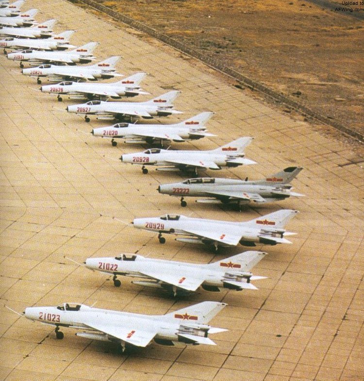 80年代中國主力戰機殲-7