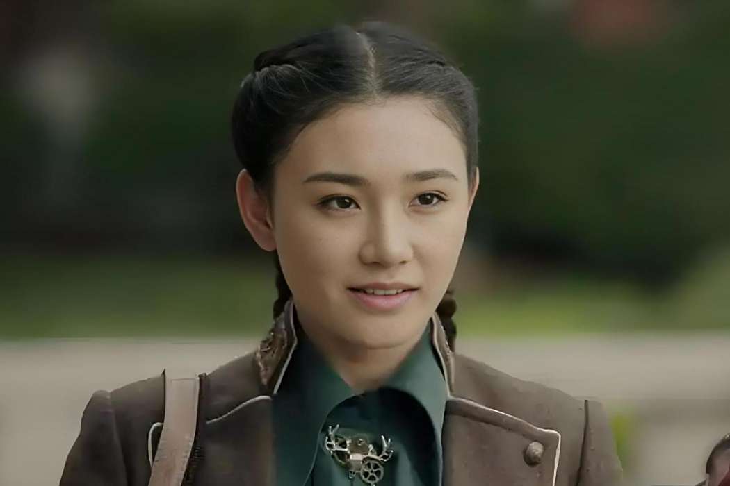 夏恩(諜戰劇《蜂巢》中的主要角色,由演員嚴米拉飾演) 夏恩(諜戰劇《蜂巢》中的主要角色,由演員嚴米拉飾演)
