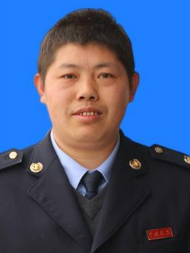 周俊(國家稅務總局永順縣稅務局黨委委員、副局長) 周俊(國家稅務總局永順縣稅務局黨委委員、副局長)