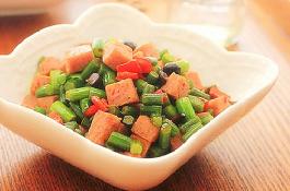 豆豉蒜苔炒午餐肉