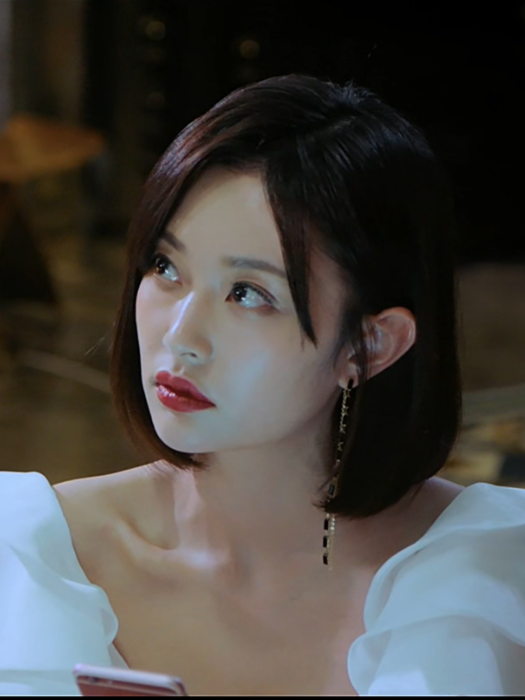 羅倩(犯罪動作片《“大”人物》中的角色) 羅倩(犯罪動作片《“大”人物》中的角色)