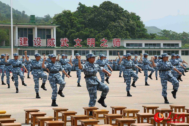 香港青少年軍事夏令營