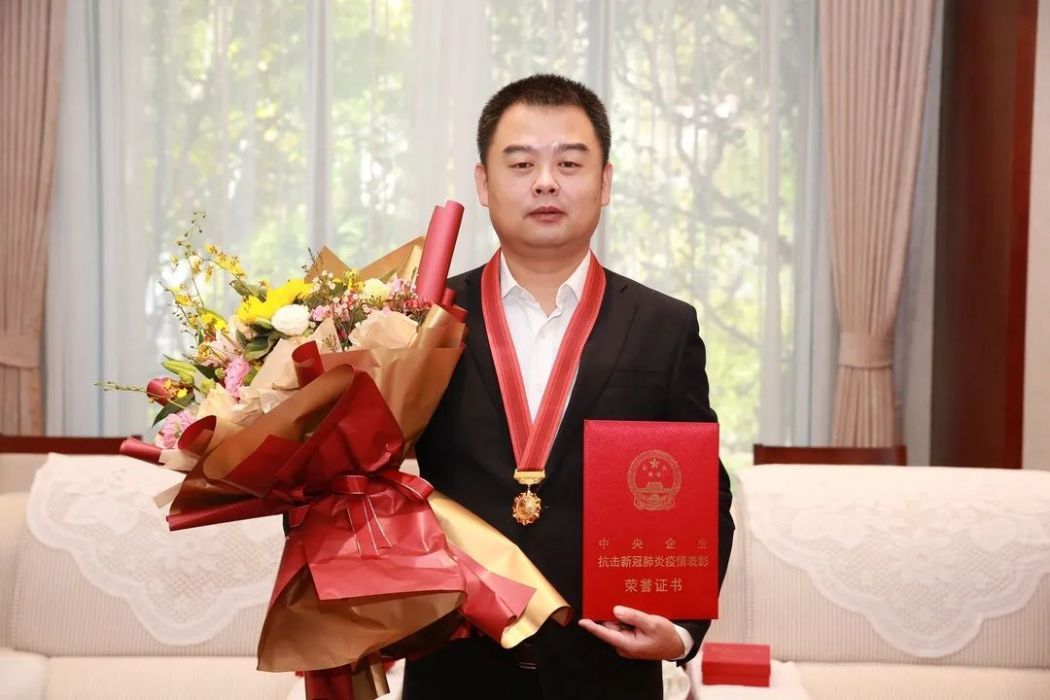 劉一帆(中國融通武漢分公司綜合協調處處長) 劉一帆(中國融通武漢分公司綜合協調處處長)
