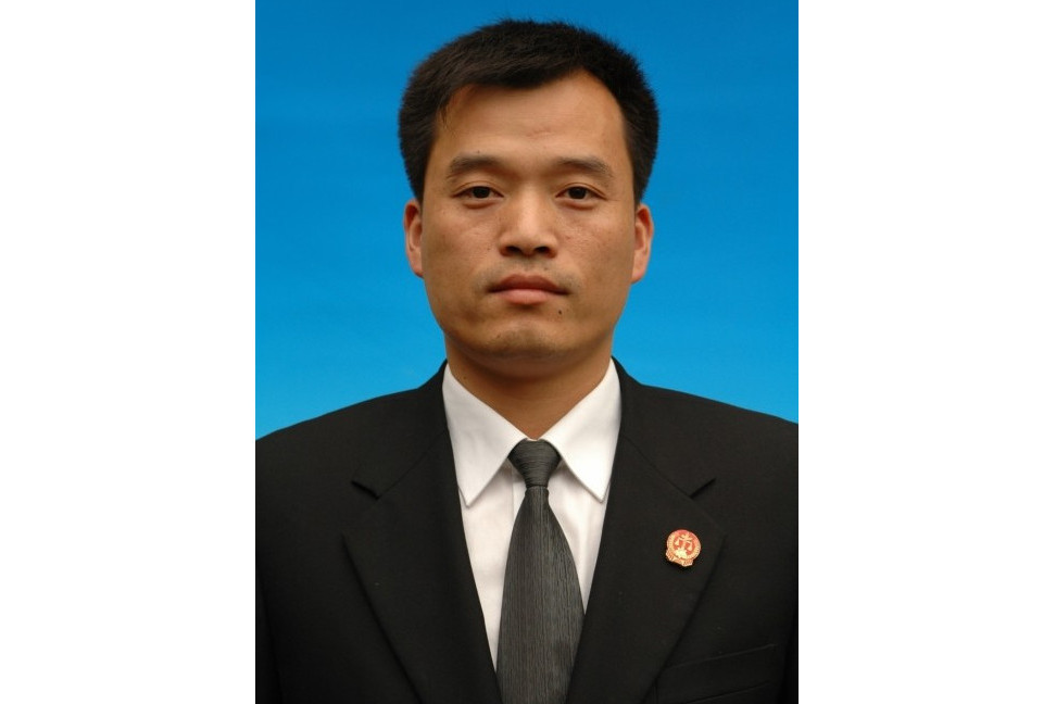 周輝(浙江省溫州市甌海區人民法院黨組成員、副院長、審委會委員、四級高級法官) 周輝(浙江省溫州市甌海區人民法院黨組成員、副院長、審委會委員、四級高級法官)