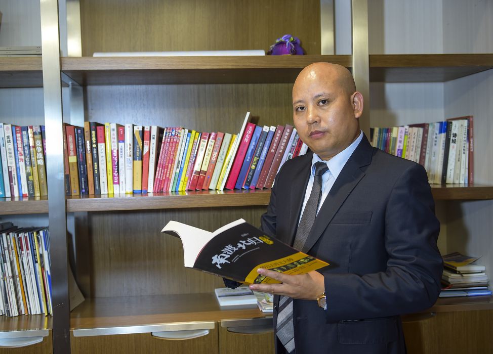 黃學濤(貴州太升投資控股集團有限公司總裁) 黃學濤(貴州太升投資控股集團有限公司總裁)