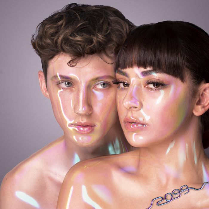 2099(Charli XCX / Troye Sivan合作單曲) 2099(Charli XCX / Troye Sivan合作單曲)