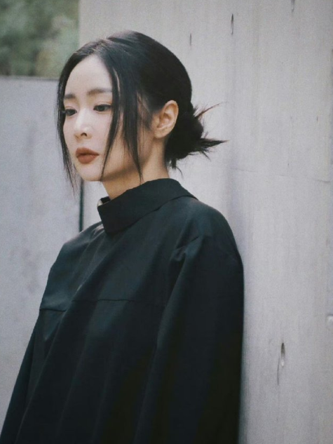 秦虹(電視劇《重影》中的虛擬角色,由演員高葉飾演) 秦虹(電視劇《重影》中的虛擬角色,由演員高葉飾演)