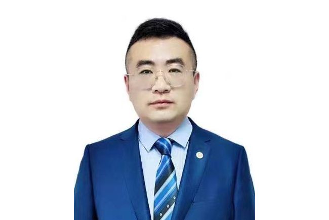 董健(中國絲綢服裝文化集團有限公司總經理) 董健(中國絲綢服裝文化集團有限公司總經理)
