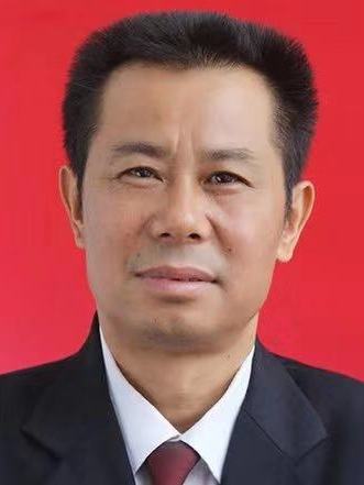 曾剛(湖南省邵陽市洞口縣人力資源和社會保障局黨組書記、局長、四級調研員) 曾剛(湖南省邵陽市洞口縣人力資源和社會保障局黨組書記、局長、四級調研員)