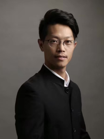 朱國鑫(中國古琴藝術委員會會員) 朱國鑫(中國古琴藝術委員會會員)
