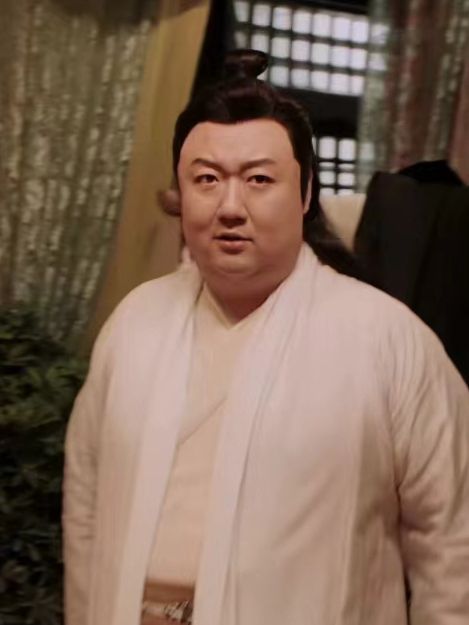 褚鵬(網路電影《七聖伏魔》中的角色) 褚鵬(網路電影《七聖伏魔》中的角色)