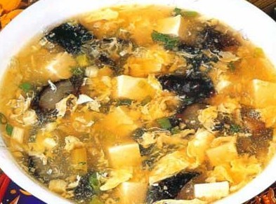 黑木耳豆腐湯