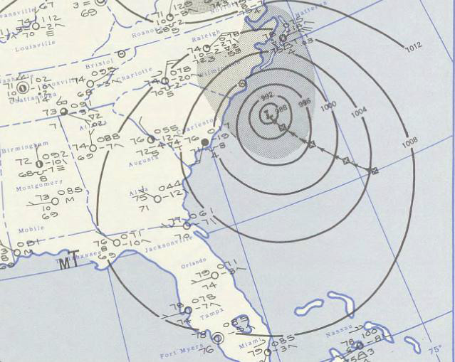 颶風黛安位於北卡羅萊納州附近的天氣圖