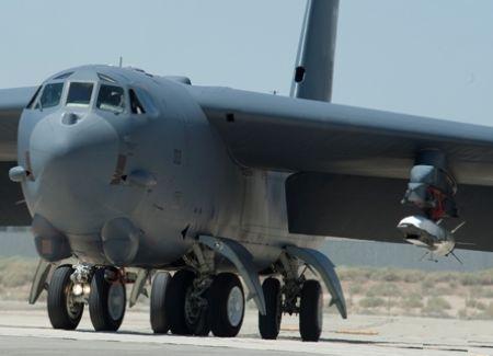 B-52攜帶X-51飛行器