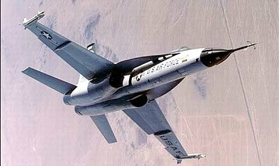 YF-17戰鬥機