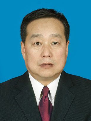 高森(內蒙古自治區察哈爾右翼中旗委副書記、旗長) 高森(內蒙古自治區察哈爾右翼中旗委副書記、旗長)