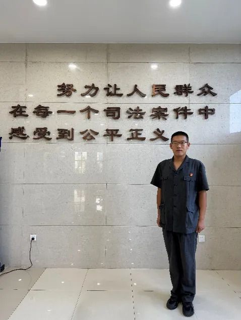 張朔(遼寧省大連市甘井子區人民法院工作人員) 張朔(遼寧省大連市甘井子區人民法院工作人員)