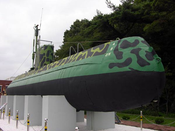 “鮭魚級”微型潛艇