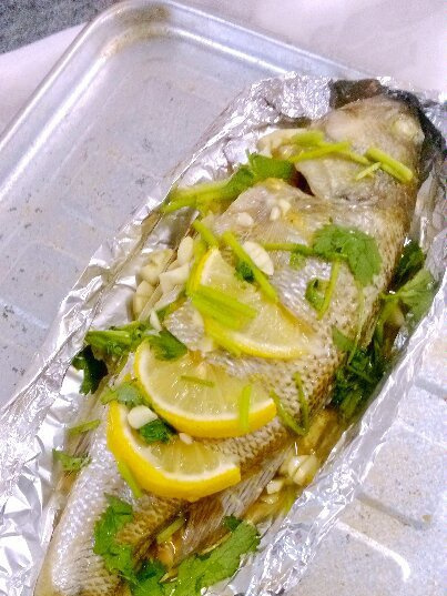 烤檸檬鱸魚 烤檸檬鱸魚
