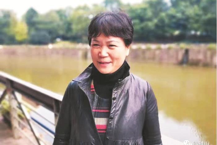 李新(璧山織染廠的退休工人) 李新(璧山織染廠的退休工人)