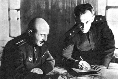 1944年和巴格拉米楊在一起研究作戰