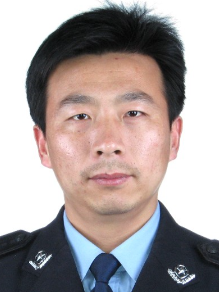 范學軍(安徽省天長市公安局黨委委員、經偵大隊大隊長) 范學軍(安徽省天長市公安局黨委委員、經偵大隊大隊長)