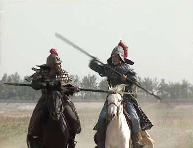 古代騎兵如何在戰馬上使用長槍，真像電影裡那樣騎槍對沖嗎？