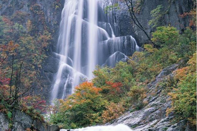 白石山瀑布 白石山瀑布
