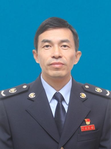 袁國軍(樟樹市稅務局黨委委員、紀檢組長) 袁國軍(樟樹市稅務局黨委委員、紀檢組長)