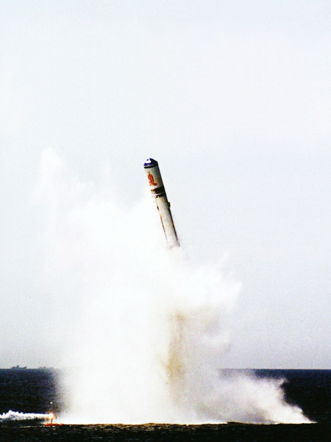巨浪-2潛射彈道飛彈發射