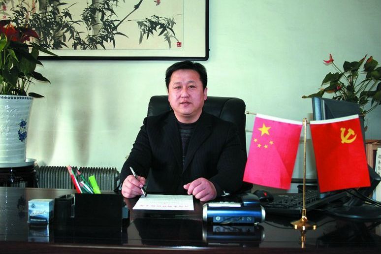 鄧凱(青島市胸科醫院原黨委副書記、院長) 鄧凱(青島市胸科醫院原黨委副書記、院長)