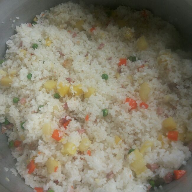 火腿洋芋悶飯 火腿洋芋悶飯