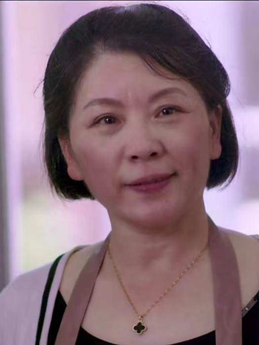 張文婷(電影《我再愛媽媽一次》中的角色) 張文婷(電影《我再愛媽媽一次》中的角色)