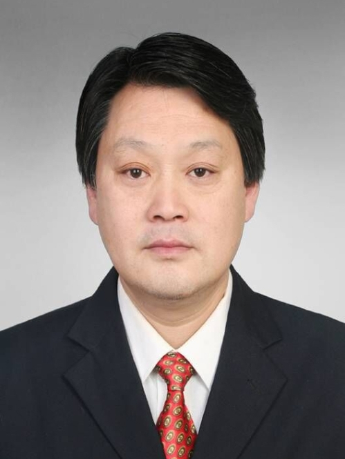 方偉(衢州市柯城區市場管委會黨工委委員、副主任) 方偉(衢州市柯城區市場管委會黨工委委員、副主任)