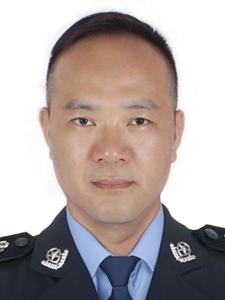 黃文勇(湖南省津市市公安局黨委委員、政工室主任) 黃文勇(湖南省津市市公安局黨委委員、政工室主任)