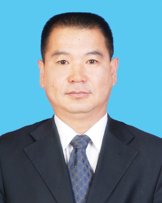 李新軍(內蒙古自治區錫林浩特市國土資源局紀檢組長) 李新軍(內蒙古自治區錫林浩特市國土資源局紀檢組長)