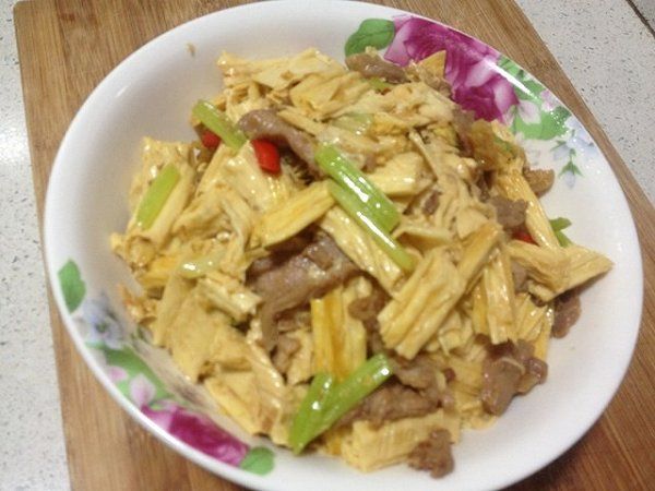 腐竹炒肉絲 腐竹炒肉絲