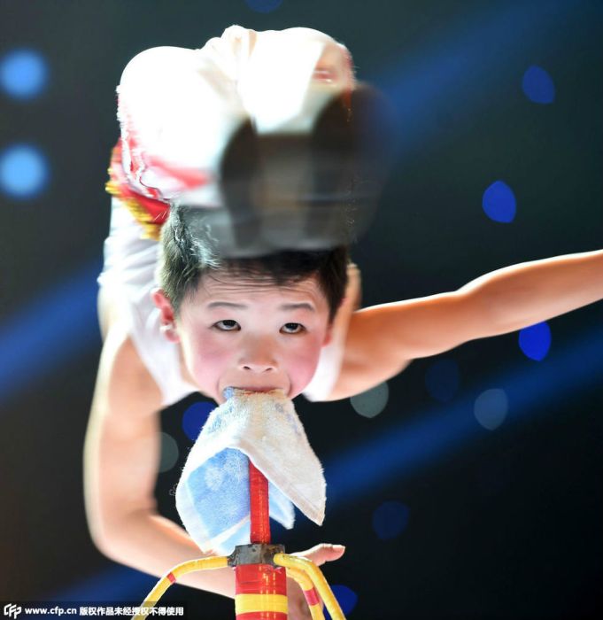 李正陽(亳州春晚柔術表演小男孩) 李正陽(亳州春晚柔術表演小男孩)