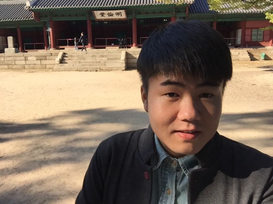 李強(中央民族大學美術學院視覺傳達設計系教師) 李強(中央民族大學美術學院視覺傳達設計系教師)