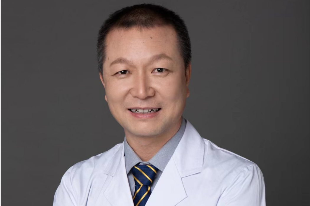 李勃(上海中醫藥大學附屬岳陽醫院關節外科行政主任,上海中醫藥大學岳陽臨床醫學院骨傷科學教研室主任) 李勃(上海中醫藥大學附屬岳陽醫院關節外科行政主任,上海中醫藥大學岳陽臨床醫學院骨傷科學教研室主任)