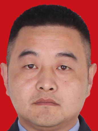 周良(成都市公安局天府新區分局交警支隊事故預防處理大隊一級警長) 周良(成都市公安局天府新區分局交警支隊事故預防處理大隊一級警長)