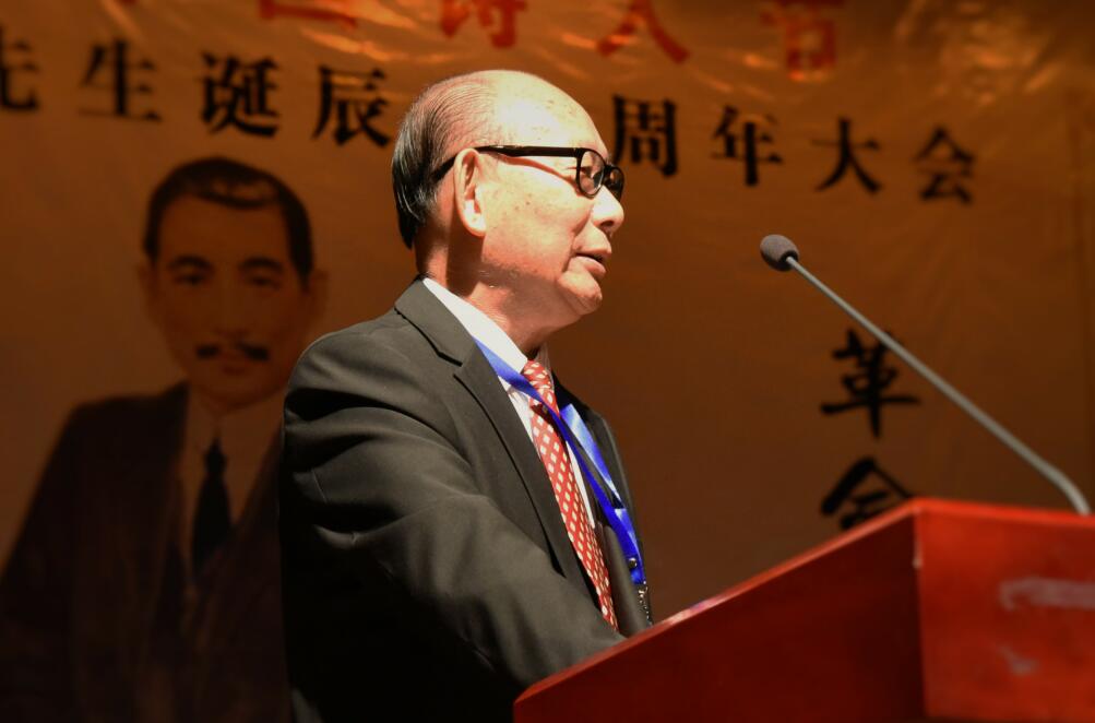 香港詩詞學會創會會長林峰先生在大會上發言
