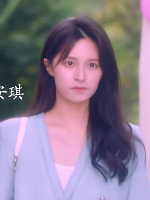 吳安琪(短劇《9號電話亭的秘密》中的角色) 吳安琪(短劇《9號電話亭的秘密》中的角色)