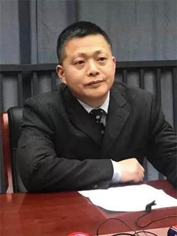 黃朝林(武漢市金銀潭醫院院長、主任醫師) 黃朝林(武漢市金銀潭醫院院長、主任醫師)