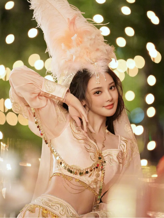 欣然(電影《傳說》中由彭小苒飾演的角色) 欣然(電影《傳說》中由彭小苒飾演的角色)