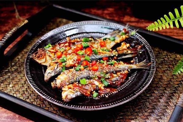 煎轉鯽魚 煎轉鯽魚